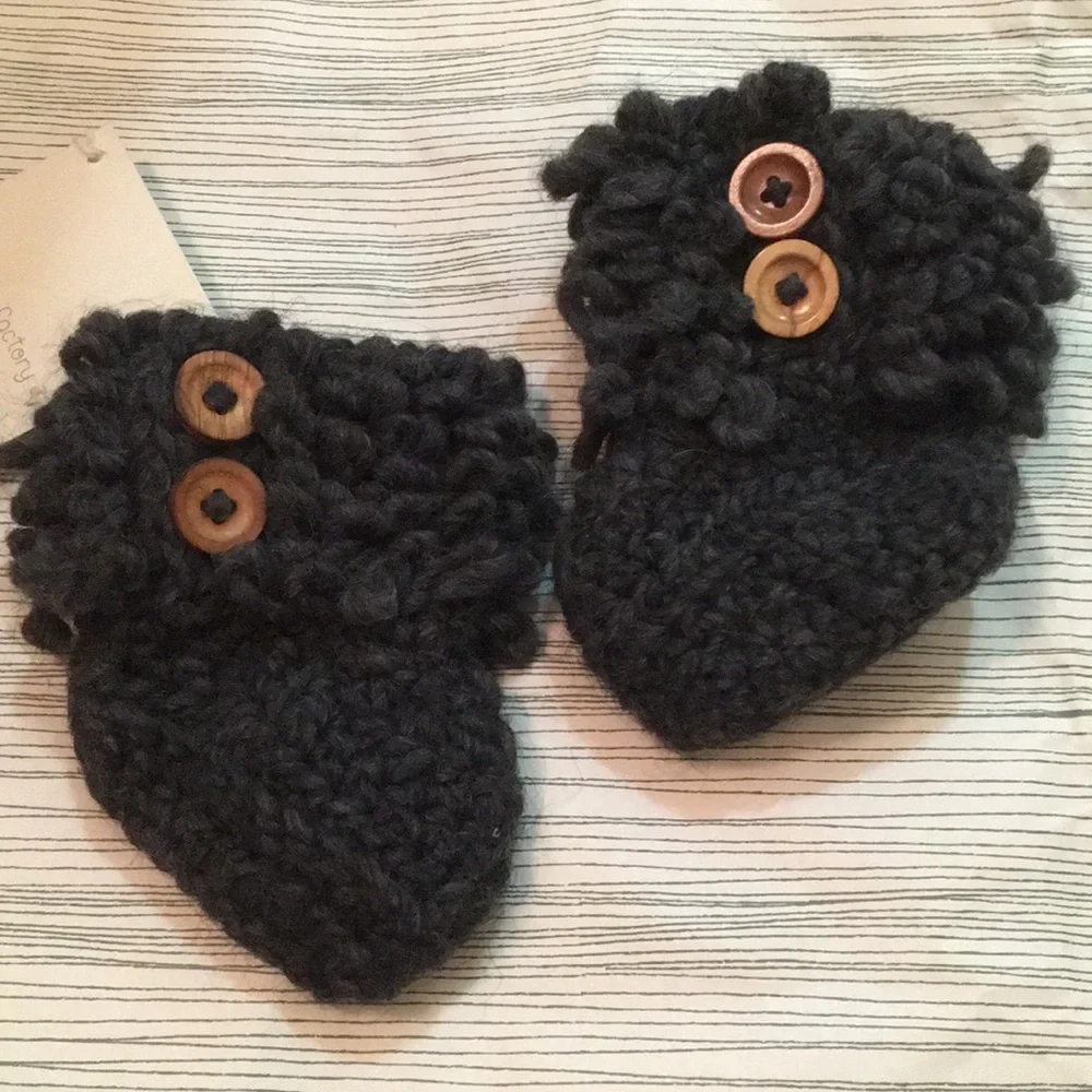 New Mamy Factory Handknitted French Wool Booties Earflap Hat Set Baby Gift